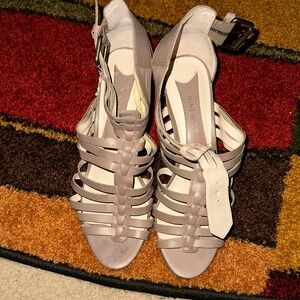 Nine West Women's leather Beige Strappy Sandals Sz9